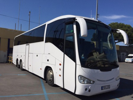 Scania Irizar New Century (Newton Limited Edition) 52+2 fő.             (340 Ft/km vagy 9.000 Ft/óra). 
